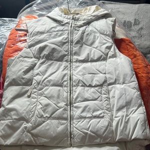 Express eggshell white puffer vest